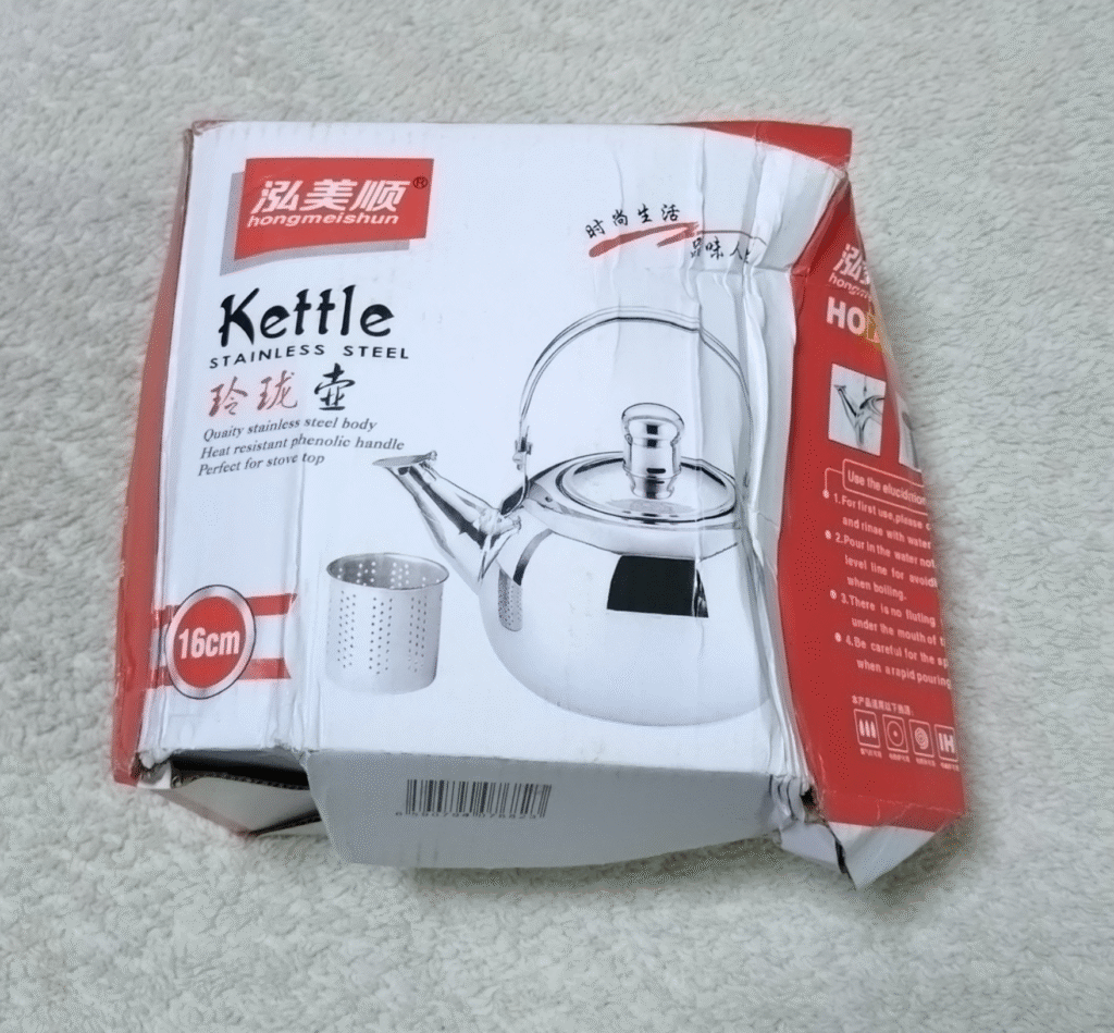 キャンプ用品　shein　節約主婦　シングルマザー　プチプラ　アウトドア　やかん　箱