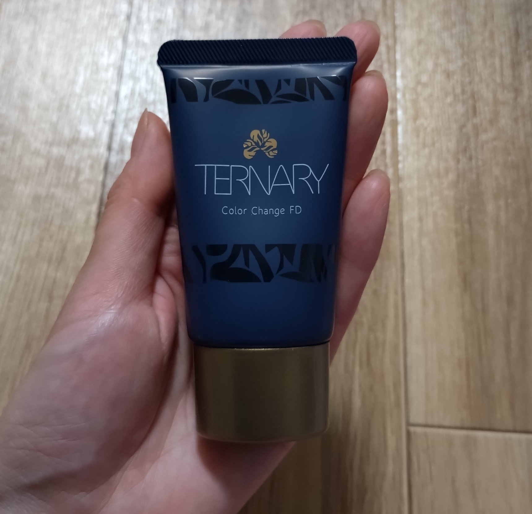 ターナリー ternary カラーチェンジファンデーション