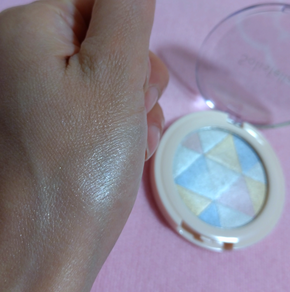 しまむらコスメ　ハイライト　ブライトフューチャージュエル　ラメ感