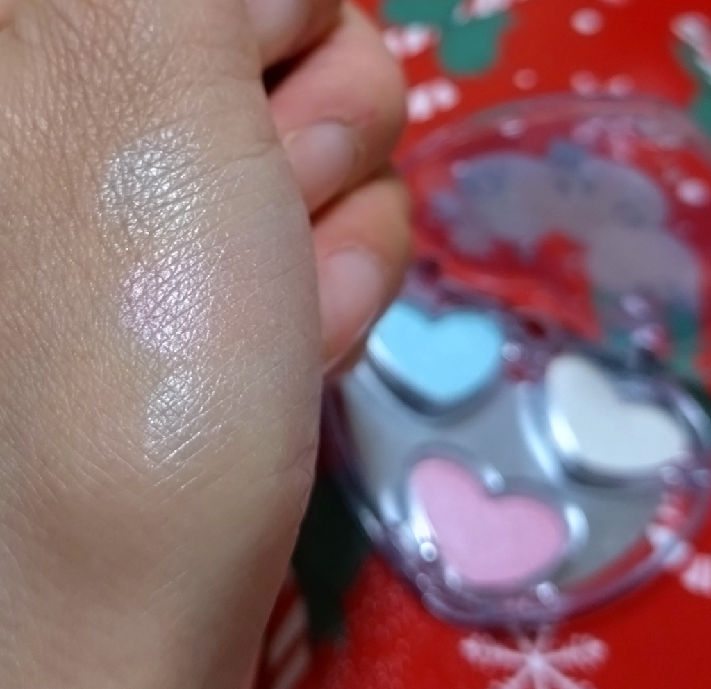 ダックテイル　イオンモール　キッズコスメ　アイシャドウ　シマエナガ　発色