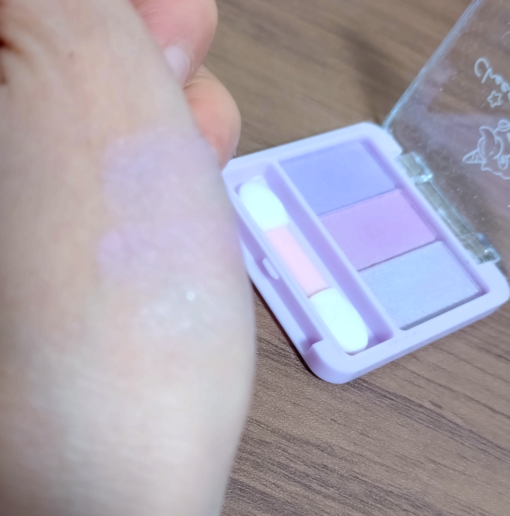 キッズコスメ　セリア　Seria　アイシャドウ　パープル系　発色