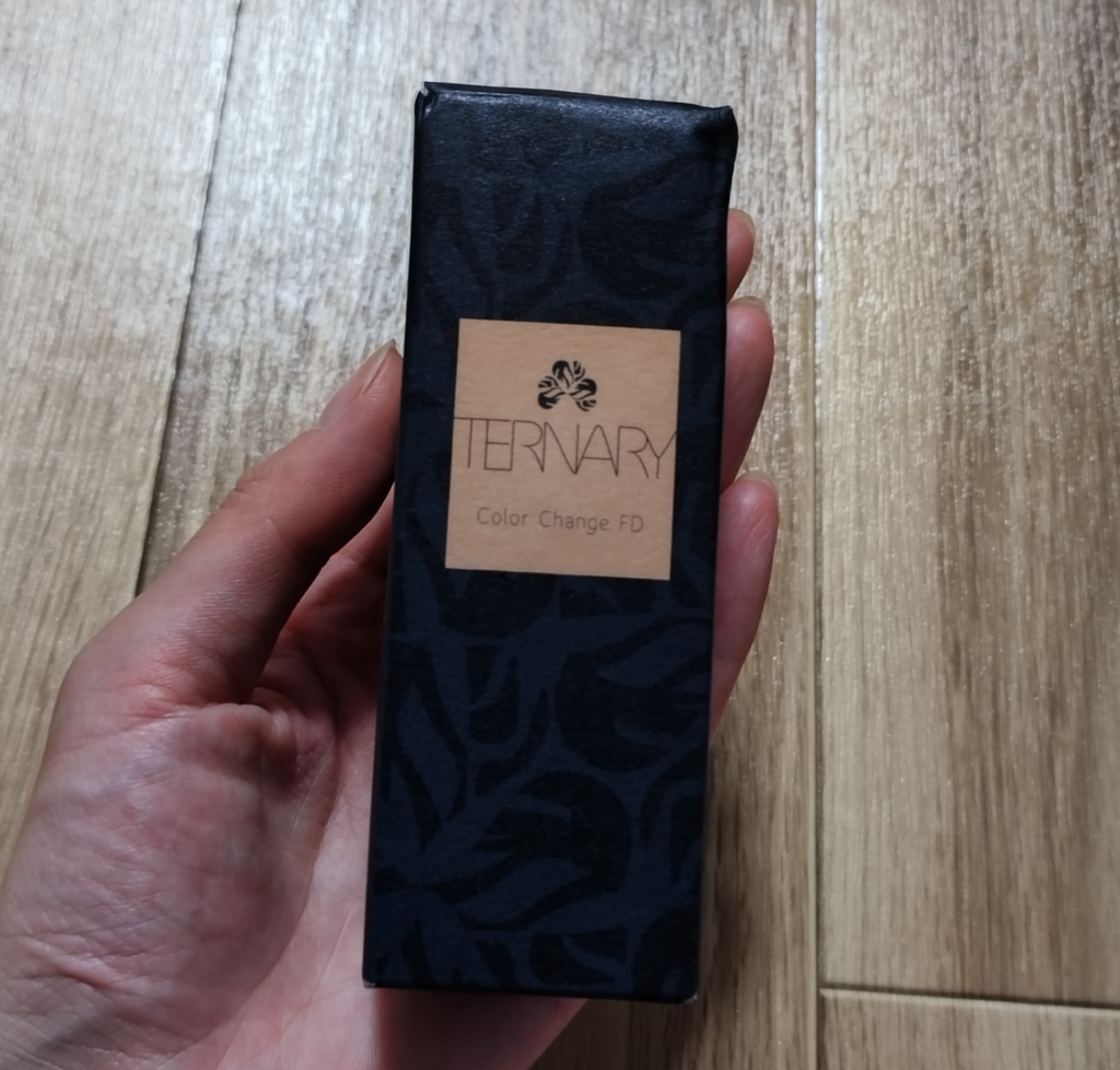 ターナリー ternary カラーチェンジファンデーション パッケージ サイズ