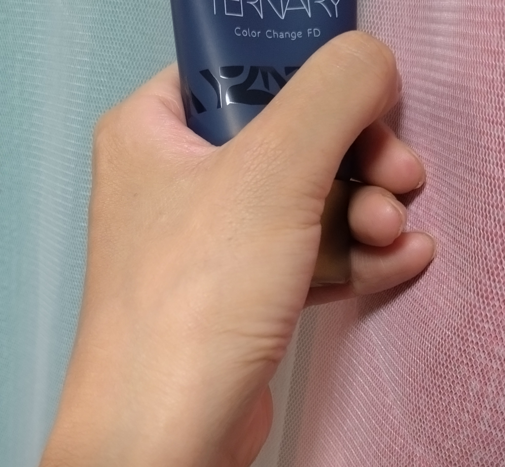 ターナリー ternary カラーチェンジファンデーション テクスチャー2